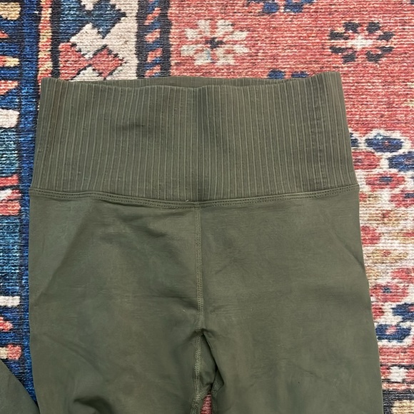 Free People High-Rise 7/8 Good Karma Leggings. XS/S - Picture 9 of 11